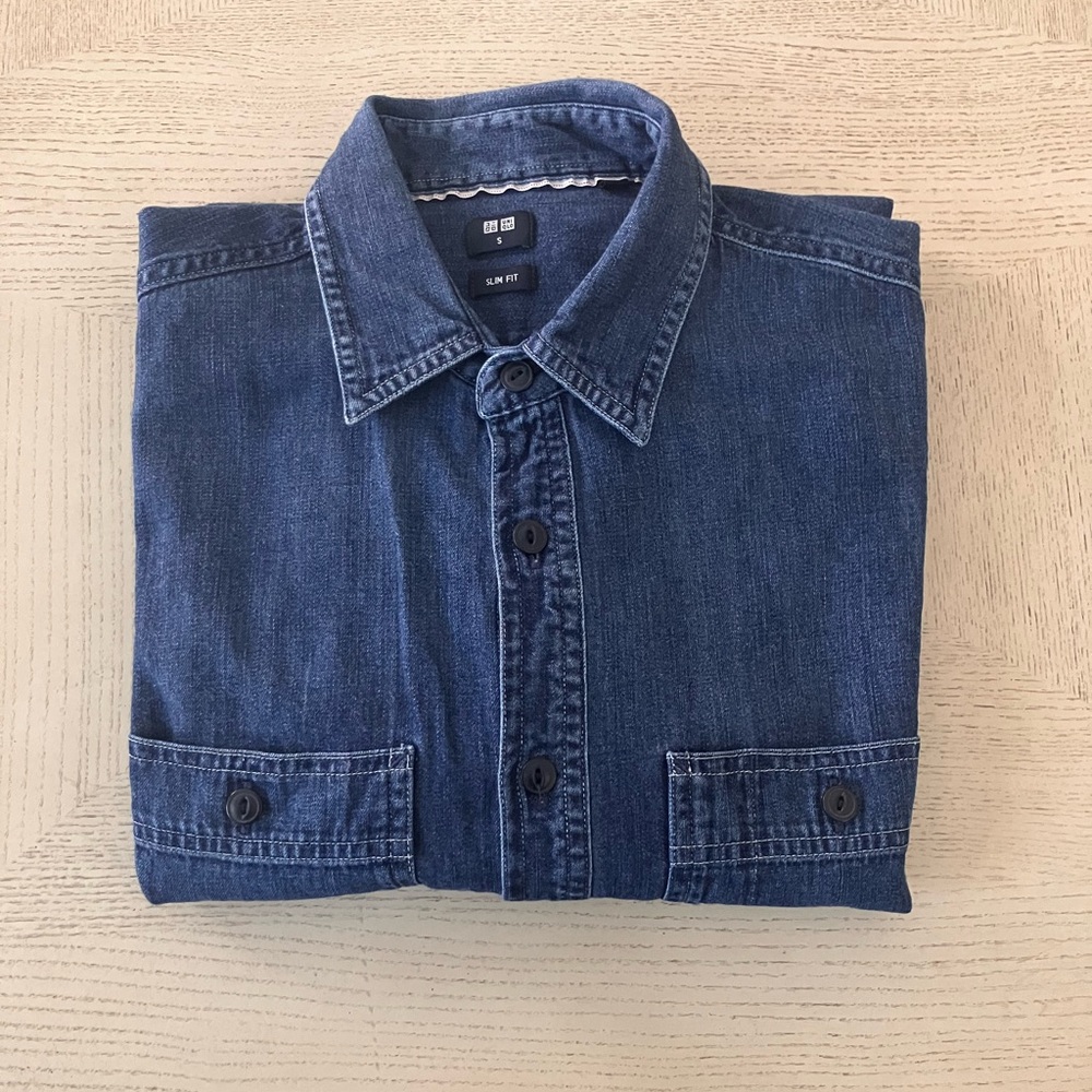 Uniqlo Men’s Blue Denim Casual Button Down Long Sleeve Shirt Slim Fit Small